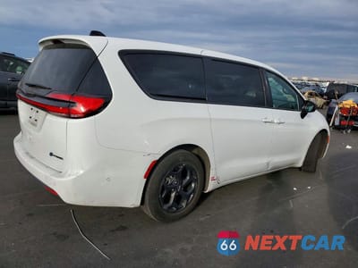 Trzecie zdjęcie samochodu z tyłu: 2023 CHRYSLER PACIFICA HYBRID LIMITED VIN:2C4RC1S72PR562707 - miniatura