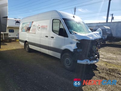 Czwarte zdjęcie samochodu z boku: 2020 MERCEDES BENZ SPRINTER 2500 DELIVERY VAN VIN:W1W4EDHY9LT020078 - miniatura