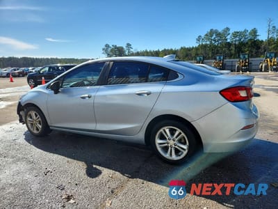 Drugie zdjęcie samochodu z przodu: 2018 CHEVROLET CRUZE LT VIN:1G1BE5SM0J7157357 - miniatura