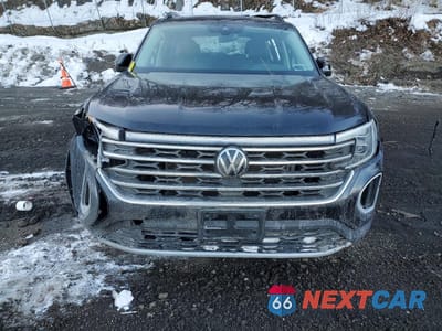 Piąte zdjęcie samochodu w środku: 2024 VOLKSWAGEN ATLAS SE VIN:1V2KR2CA3RC547725 - miniatura
