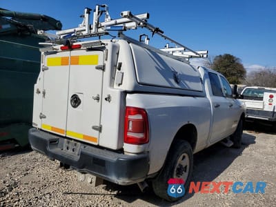 Trzecie zdjęcie samochodu z tyłu: 2019 RAM 2500 TRADESMAN VIN:3C6UR5CJ8KG691017 - miniatura