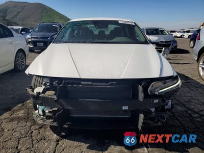 Piąte zdjęcie samochodu w środku: 2024 HYUNDAI ELANTRA SEL VIN:KMHLM4DG2RU807671 - miniatura