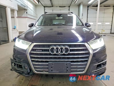 Piąte zdjęcie samochodu w środku: 2017 AUDI Q7 PRESTIGE VIN:WA1VAAF79HD008707 - miniatura