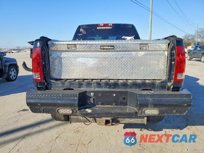 Zdjęcie 6 z 12 samochodu: 2010 GMC SIERRA K2500HD SLT 4WD 6.6L V8 TDSL VIN:1GT4K1B6XAF111219 - miniatura
