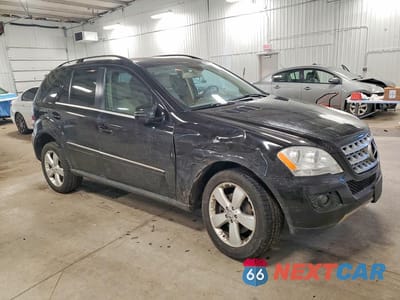 Czwarte zdjęcie samochodu z boku: 2011 MERCEDES-BENZ ML 350 4MATIC VIN:4JGBB8GBXBA725980 - miniatura