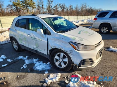 Czwarte zdjęcie samochodu z boku: 2019 CHEVROLET TRAX 1LT VIN:KL7CJPSBXKB815859 - miniatura