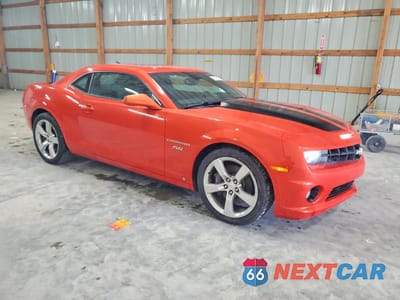 Czwarte zdjęcie samochodu z boku: 2010 CHEVROLET CAMARO SS VIN:2G1FK1EJ9A9135831 - miniatura