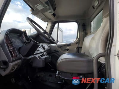 Zdjęcie 7 z 12 samochodu: 2019 FREIGHTLINER M2 106 MED - SEMI TRUCK VIN:3ALACWFC3KDKB8914 - miniatura
