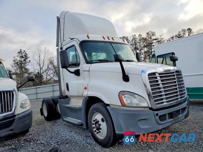 2016 FREIGHTLINER CASCADIA 125 SEMI TRUCK 1FUBGEDV9GLHC5622 - główne zdjęcie licytacji z USA - miniatura