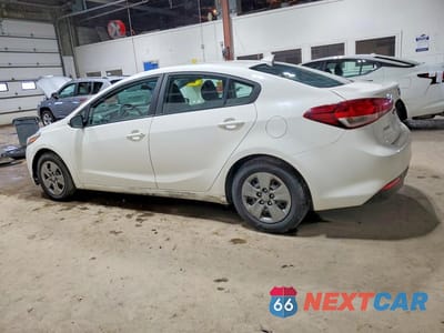 Drugie zdjęcie samochodu z przodu: 2018 KIA FORTE LX VIN:3KPFK4A72JE245186 - miniatura