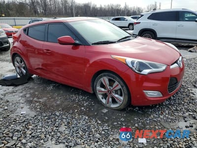 Czwarte zdjęcie samochodu z boku: 2017 HYUNDAI VELOSTER VALUE EDITION VIN:KMHTC6ADXHU321763 - miniatura