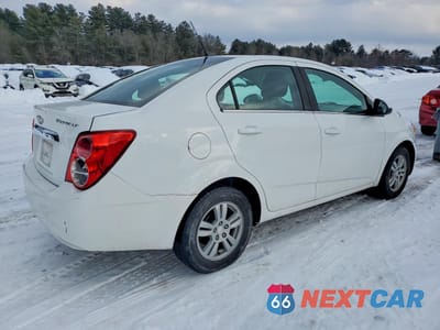 Trzecie zdjęcie samochodu z tyłu: 2014 CHEVROLET SONIC LT VIN:1G1JC5SH3E4217806 - miniatura