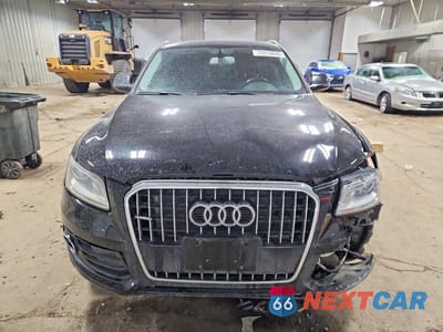Piąte zdjęcie samochodu w środku: 2016 AUDI Q5 PREMIUM VIN:WA1C2AFP0GA134992 - miniatura