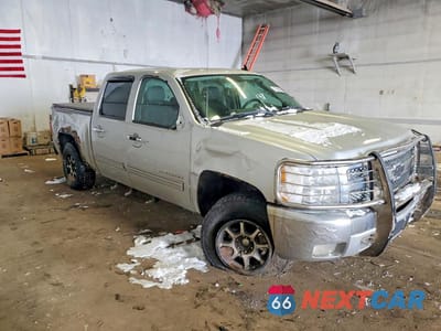 Czwarte zdjęcie samochodu z boku: 2012 CHEVROLET SILVERADO K1500 LT VIN:3GCPKSE75CG241336 - miniatura