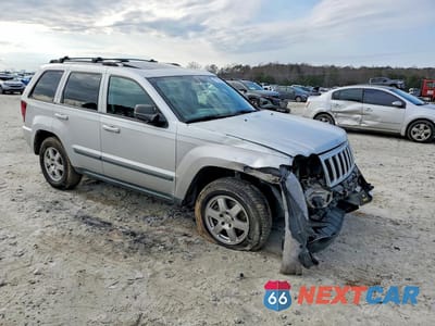 Czwarte zdjęcie samochodu z boku: 2009 JEEP GRAND CHEROKEE LAREDO VIN:1J8GS48K59C521046 - miniatura