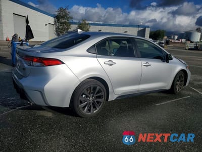 Trzecie zdjęcie samochodu z tyłu: 2026 TOYOTA COROLLA SE VIN:JTDS4MCE8T3527346 - miniatura