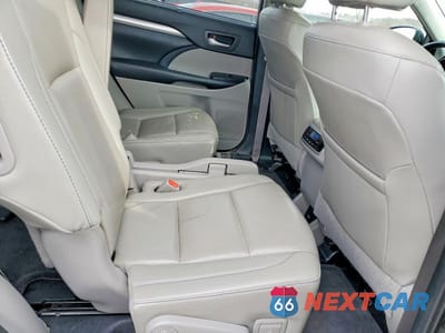 Zdjęcie 11 z 14 samochodu: 2019 TOYOTA HIGHLANDER XLE VIN:5TDJZRFH3KS569551 - miniatura