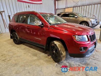 Czwarte zdjęcie samochodu z boku: 2015 JEEP COMPASS LATITUDE VIN:1C4NJDEB0FD357040 - miniatura