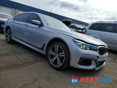 Czwarte zdjęcie samochodu z boku: 2019 BMW 740 I VIN:WBA7E2C56KB217513 - miniatura