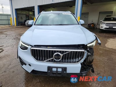 Piąte zdjęcie samochodu w środku: 2025 VOLVO XC40 PLUS VIN:YV4L12UEXS2530525 - miniatura
