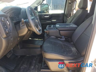 Zdjęcie 7 z 11 samochodu: 2023 CHEVROLET SILVERADO K3500 VIN:1GC5YSEY3PF142522 - miniatura