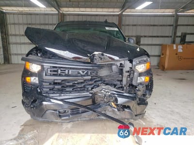 Piąte zdjęcie samochodu w środku: 2025 CHEVROLET SILVERADO K1500 VIN:3GCNKAEK0SG240163 - miniatura