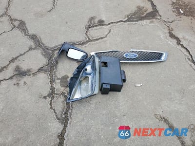 Zdjęcie 12 z 12 samochodu: 2005 FORD FOCUS ZX5 VIN:3FAHP37N35R126030 - miniatura