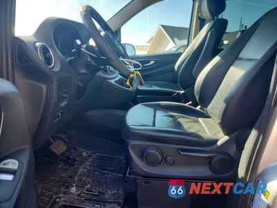 Zdjęcie 7 z 12 samochodu: 2016 MERCEDES-BENZ METRIS VIN:WD4PG2EE0G3092834 - miniatura