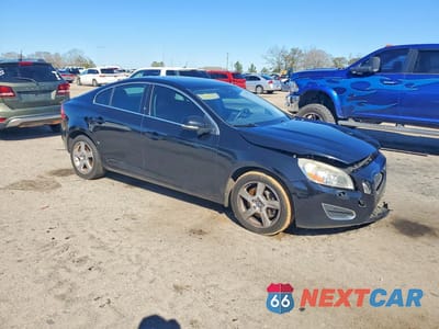 Czwarte zdjęcie samochodu z boku: 2013 VOLVO S60 T5 VIN:YV1612FS8D1227684 - miniatura