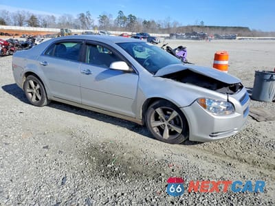 Czwarte zdjęcie samochodu z boku: 2012 CHEVROLET MALIBU 1LT VIN:1G1ZC5EU7CF361792 - miniatura