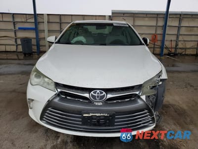 Piąte zdjęcie samochodu w środku: 2016 TOYOTA CAMRY LE VIN:4T4BF1FK3GR578619 - miniatura