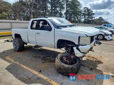 Czwarte zdjęcie samochodu z boku: 2013 CHEVROLET SILVERADO K1500 LT VIN:1GCRKSE7XDZ107996 - miniatura