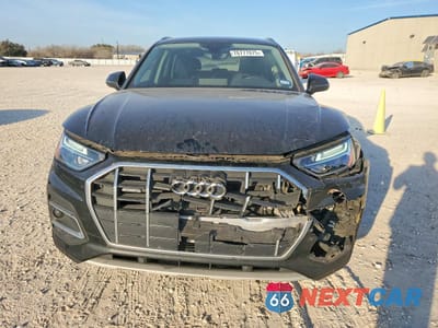 Piąte zdjęcie samochodu w środku: 2021 AUDI Q5 PREMIUM VIN:WA1AAAFY3M2081147 - miniatura