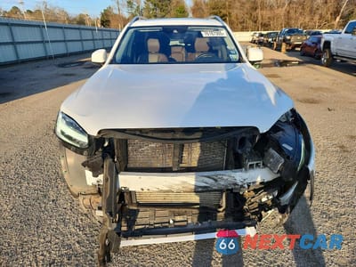 Piąte zdjęcie samochodu w środku: 2019 VOLVO XC90 T6 MOMENTUM VIN:YV4A22PK4K1501033 - miniatura