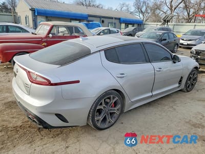 Trzecie zdjęcie samochodu z tyłu: 2018 KIA STINGER GT2 VIN:KNAE55LC6J6026950 - miniatura