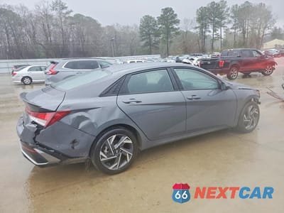 Trzecie zdjęcie samochodu z tyłu: 2025 HYUNDAI ELANTRA SEL SPORT VIN:KMHLM4DG5SU933061 - miniatura