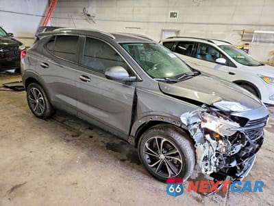 Czwarte zdjęcie samochodu z boku: 2021 BUICK ENCORE GX SELECT VIN:KL4MMESL0MB074582 - miniatura