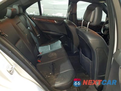 Zdjęcie 10 z 12 samochodu: 2010 MERCEDES-BENZ C 300 4MATIC VIN:WDDGF8BBXAF448115 - miniatura