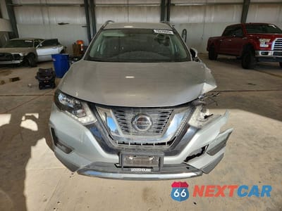 Piąte zdjęcie samochodu w środku: 2020 NISSAN ROGUE SV VIN:KNMAT2MV1LP524539 - miniatura