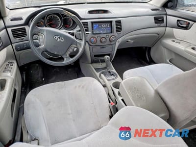 Zdjęcie 8 z 11 samochodu: 2010 KIA OPTIMA LX VIN:KNAGG4A85A5381285 - miniatura