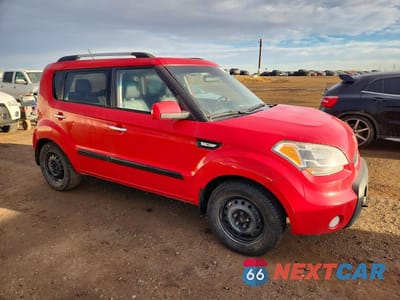 Czwarte zdjęcie samochodu z boku: 2011 KIA SOUL + VIN:KNDJT2A2XB7228895 - miniatura