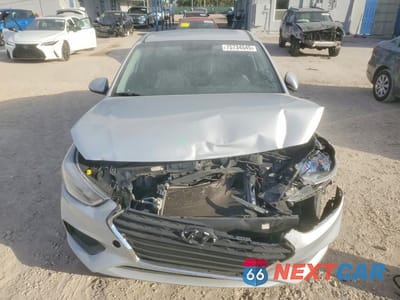 Piąte zdjęcie samochodu w środku: 2019 HYUNDAI ACCENT SE VIN:3KPC24A36KE057630 - miniatura