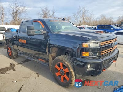 Czwarte zdjęcie samochodu z boku: 2017 CHEVROLET SILVERADO K2500 HEAVY DUTY LTZ VIN:1GC1KWEY5HF163638 - miniatura