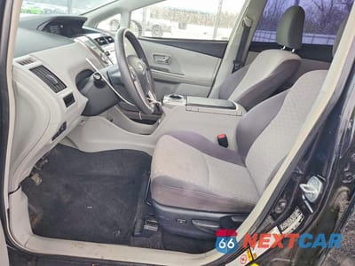 Zdjęcie 7 z 11 samochodu: 2016 TOYOTA PRIUS V THREE VIN:JTDZN3EU8GJ048260 - miniatura
