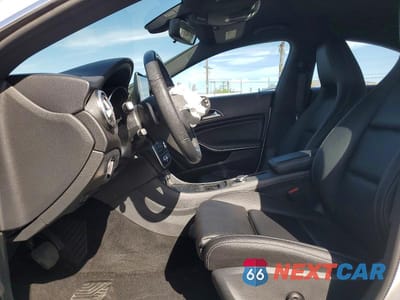 Zdjęcie 7 z 11 samochodu: 2019 MERCEDES-BENZ CLA 250 VIN:WDDSJ4EB5KN704813 - miniatura