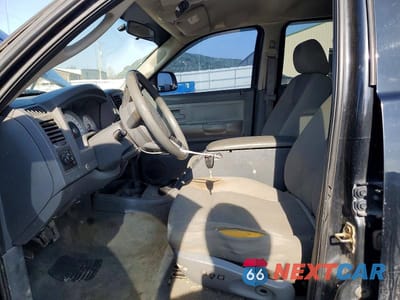 Zdjęcie 7 z 12 samochodu: 2006 DODGE DAKOTA QUAD SLT VIN:1D7HW48N36S524142 - miniatura