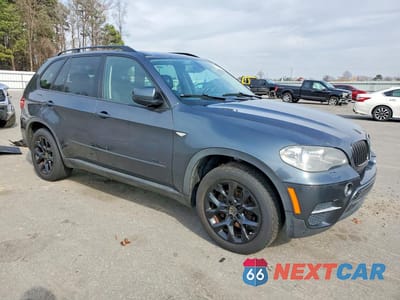 Czwarte zdjęcie samochodu z boku: 2013 BMW X5 XDRIVE35I VIN:5UXZV4C51D0B02342 - miniatura