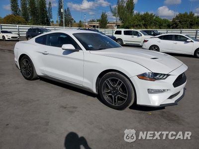 Czwarte zdjęcie samochodu z boku: 2021 FORD MUSTANG VIN:1FA6P8TH2M5102985 - miniatura