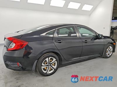 Trzecie zdjęcie samochodu z tyłu: 2017 HONDA CIVIC LX VIN:19XFC2F52HE018986 - miniatura
