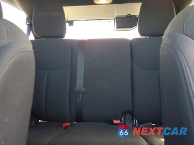 Zdjęcie 10 z 12 samochodu: 2016 JEEP WRANGLER UNLIMITED SPORT VIN:1C4BJWDG3GL206485 - miniatura